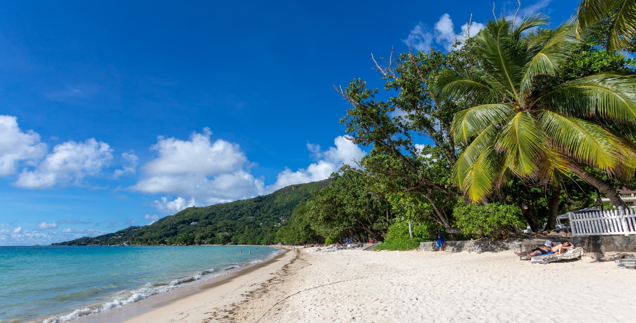 Beau Vallon Beach Mahé – Season, Swimming &amp; Guide